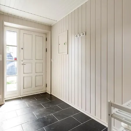 New! Super Apt! Close To Everything! *